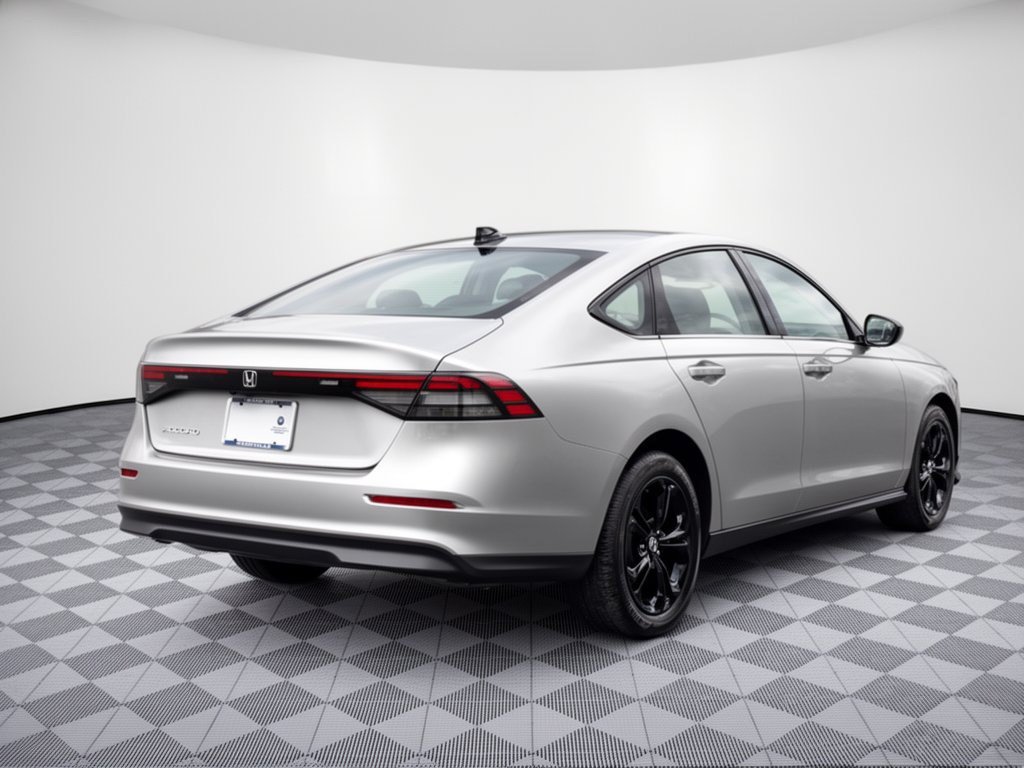 Used 2025 Honda Accord SE image 9