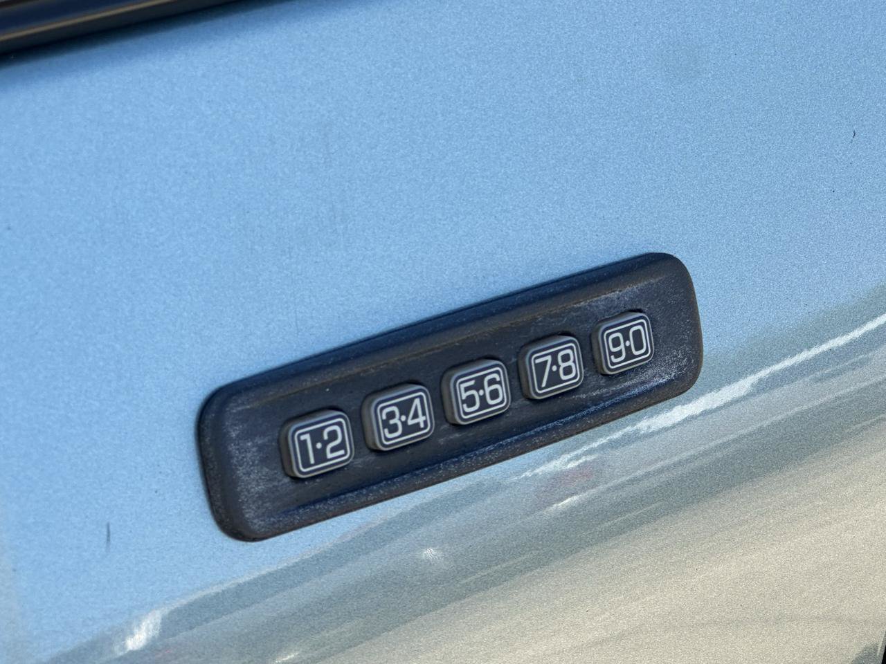 Used 2005 Lincoln LS RWD image 23