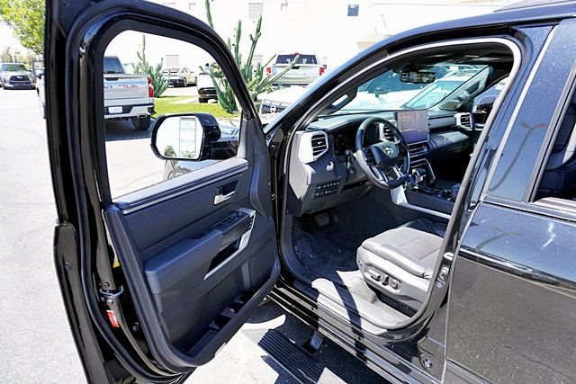Used 2023 Toyota Sequoia Platinum AWD/4WD image 52