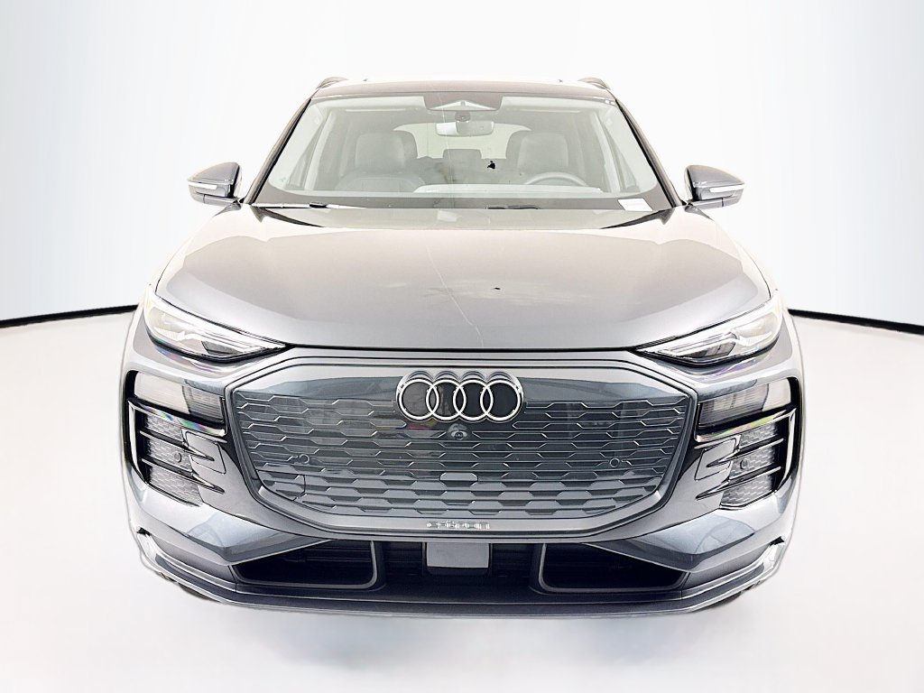 Used 2025 Audi Q6 e-tron Premium AWD/4WD image 3