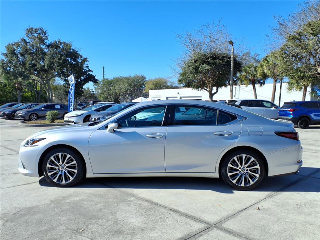 Used 2019 Lexus ES 350 w/ Premium Package image 4