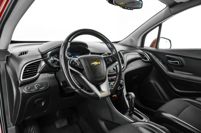 Used 2019 Chevrolet Trax LT w/ LT Convenience Package image 13