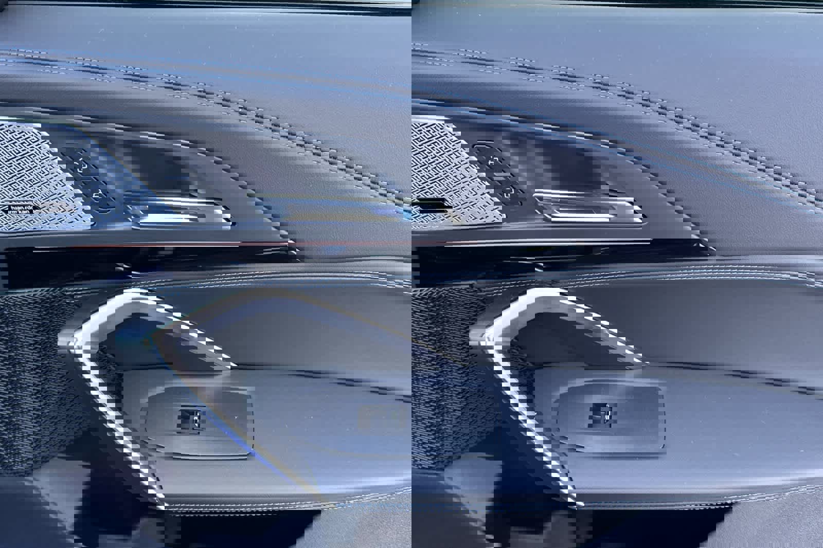 Used 2025 BMW X1 xDrive28i w/ Premium Package image 18