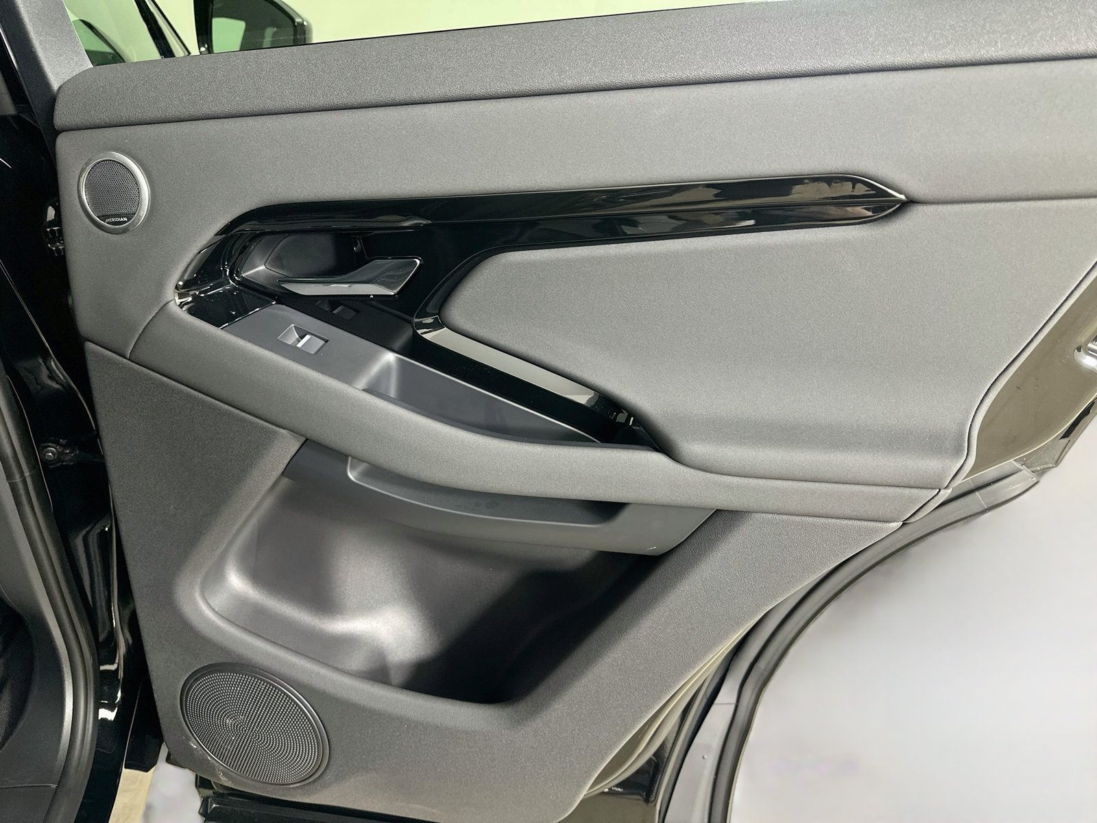 New 2026 Land Rover Range Rover Evoque S AWD/4WD image 40