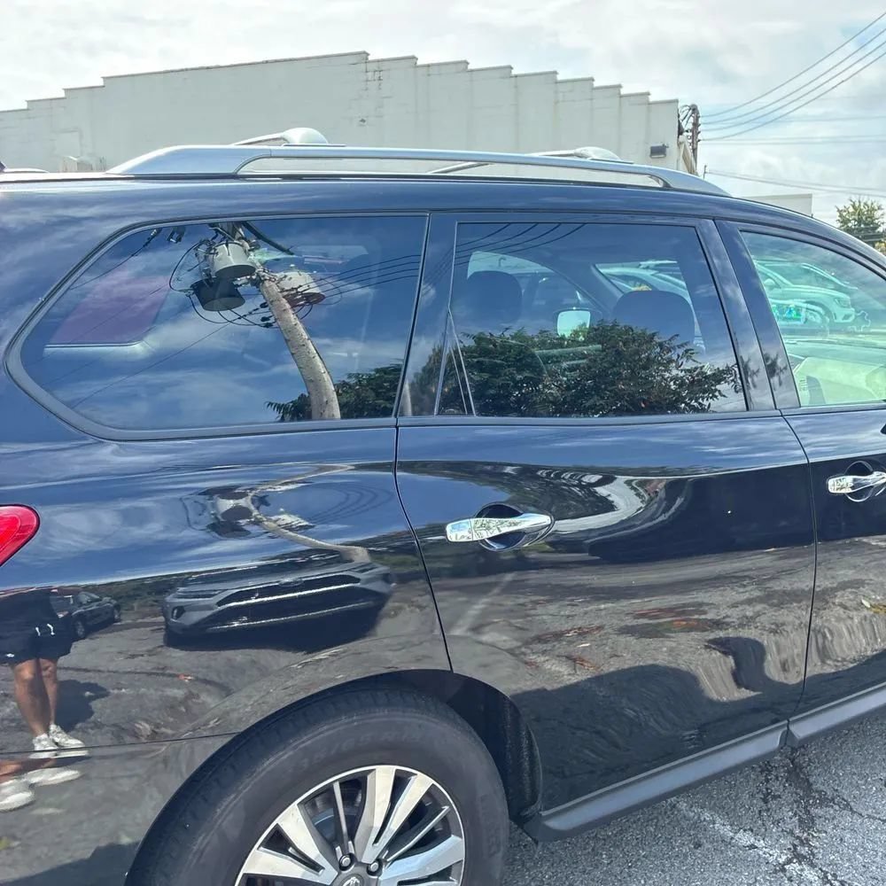 Used 2017 Nissan Pathfinder SL w/ SL Premium Package AWD/4WD image 9