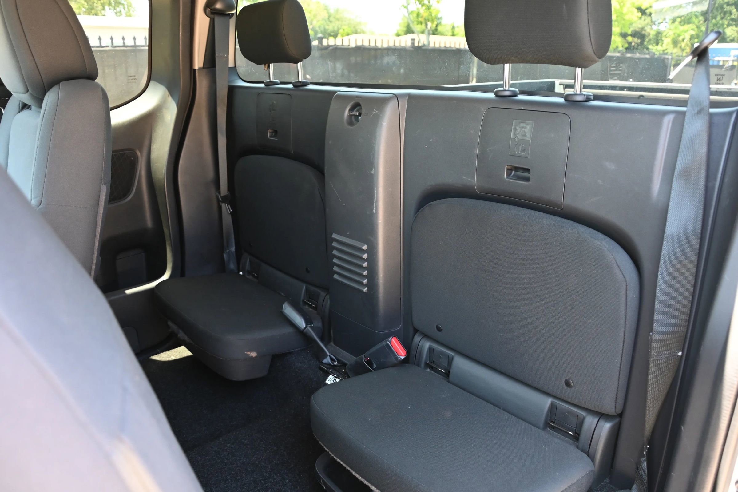 Used 2024 Nissan Frontier S RWD image 16