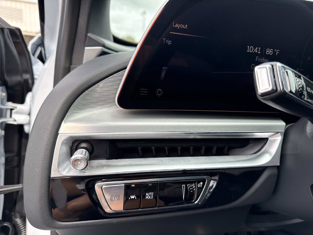 New 2027 Cadillac Lyriq Luxury RWD image 31
