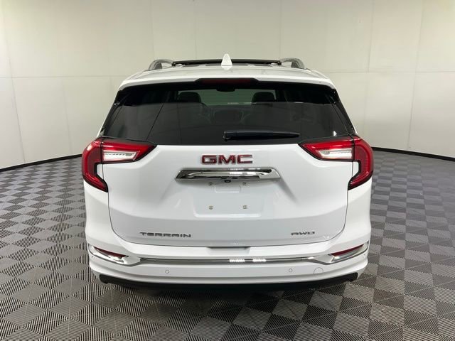 Used 2024 GMC Terrain Denali w/ Denali Premium Package image 5