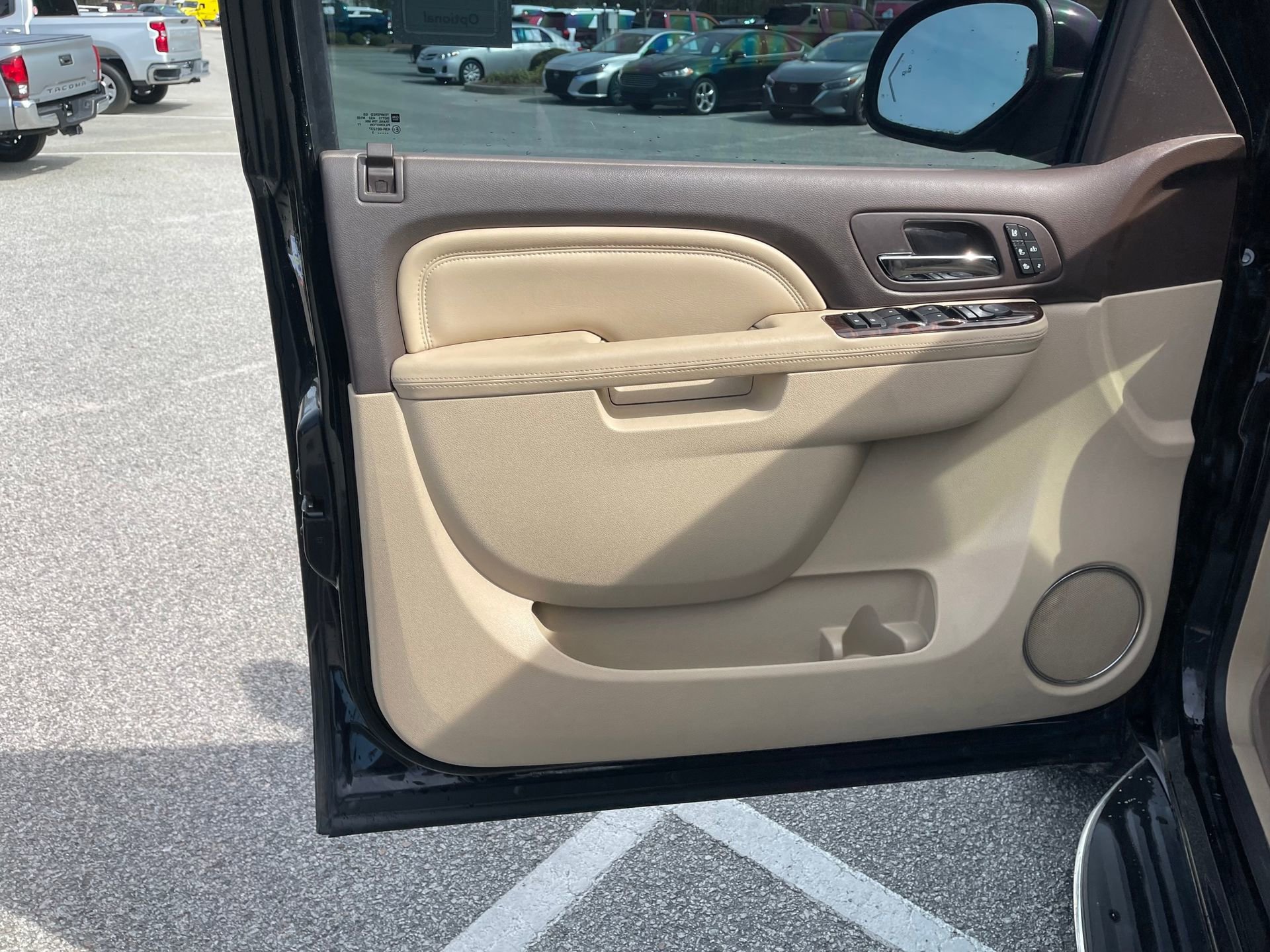 Used 2013 GMC Yukon Denali image 14