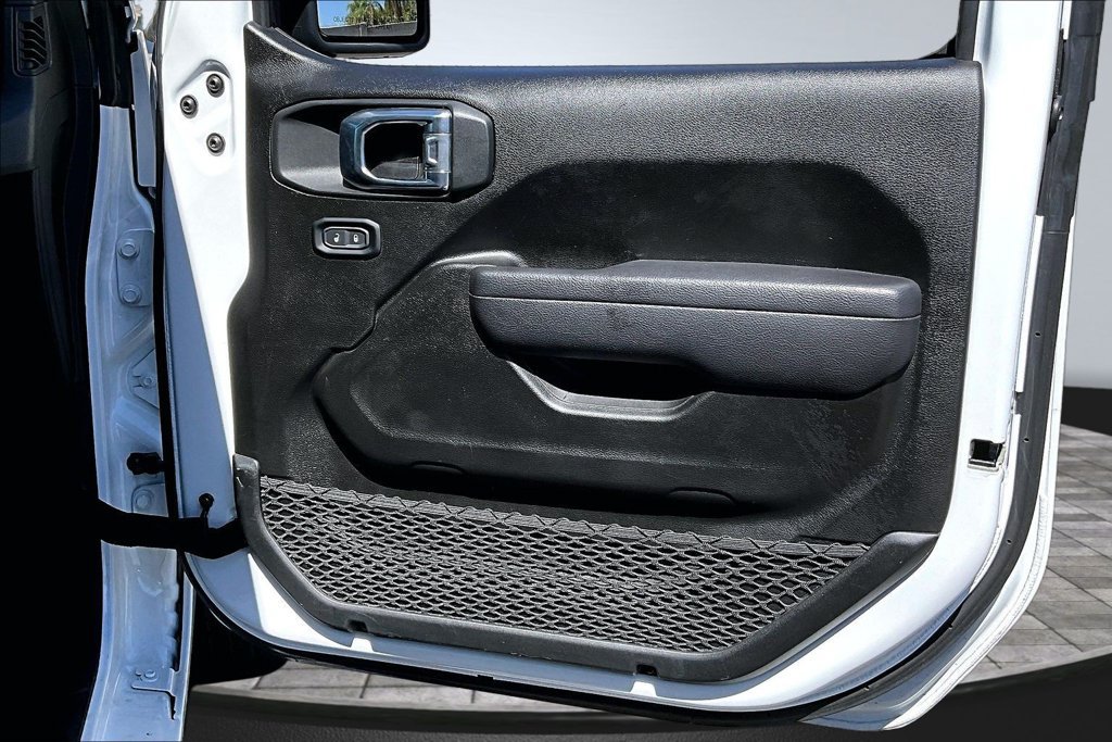 Certified 2025 Jeep Wrangler Sport AWD/4WD image 15