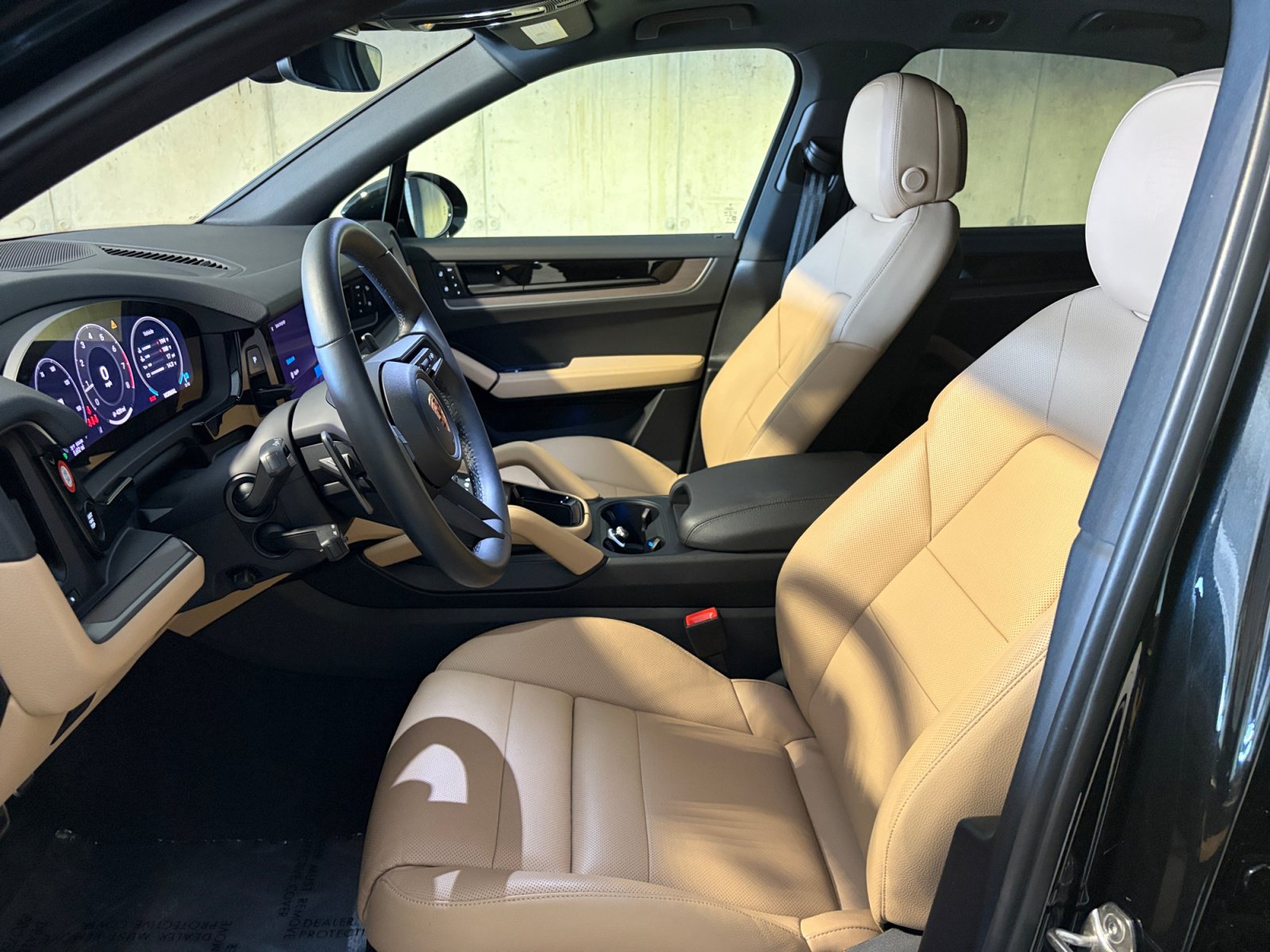 Certified 2026 Porsche Cayenne AWD/4WD image 4