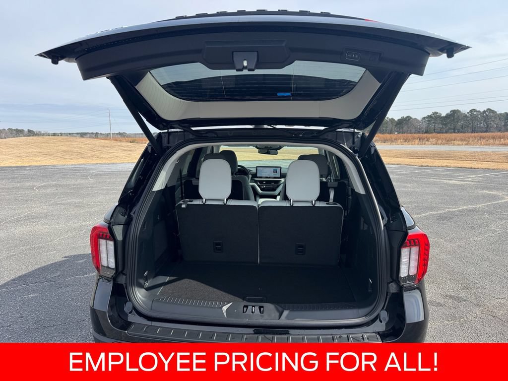 New 2026 Ford Explorer Platinum w/ LUX Leather Package AWD/4WD image 16