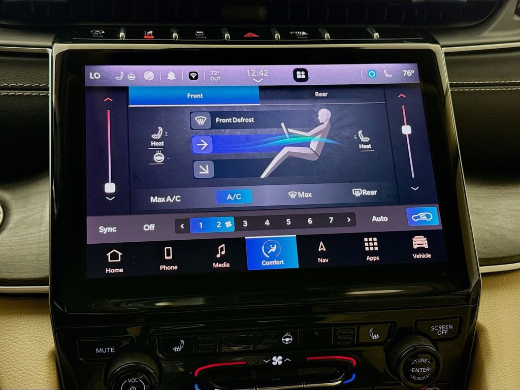 Used 2022 Jeep Grand Cherokee L Limited image 16