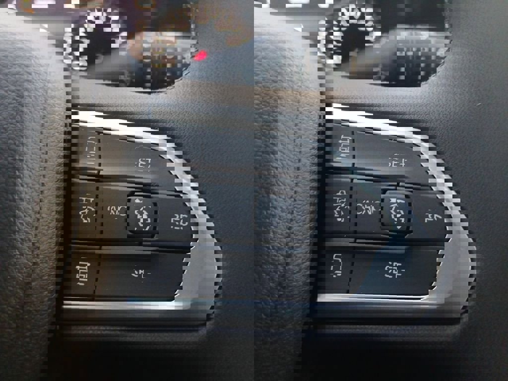 New 2026 Jeep Compass Latitude image 13