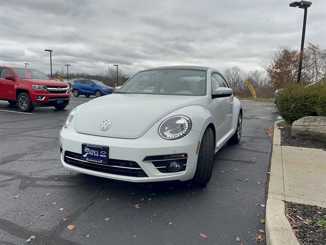 Used 2019 Volkswagen Beetle 2.0T SE w/ SE Premium Package image 3