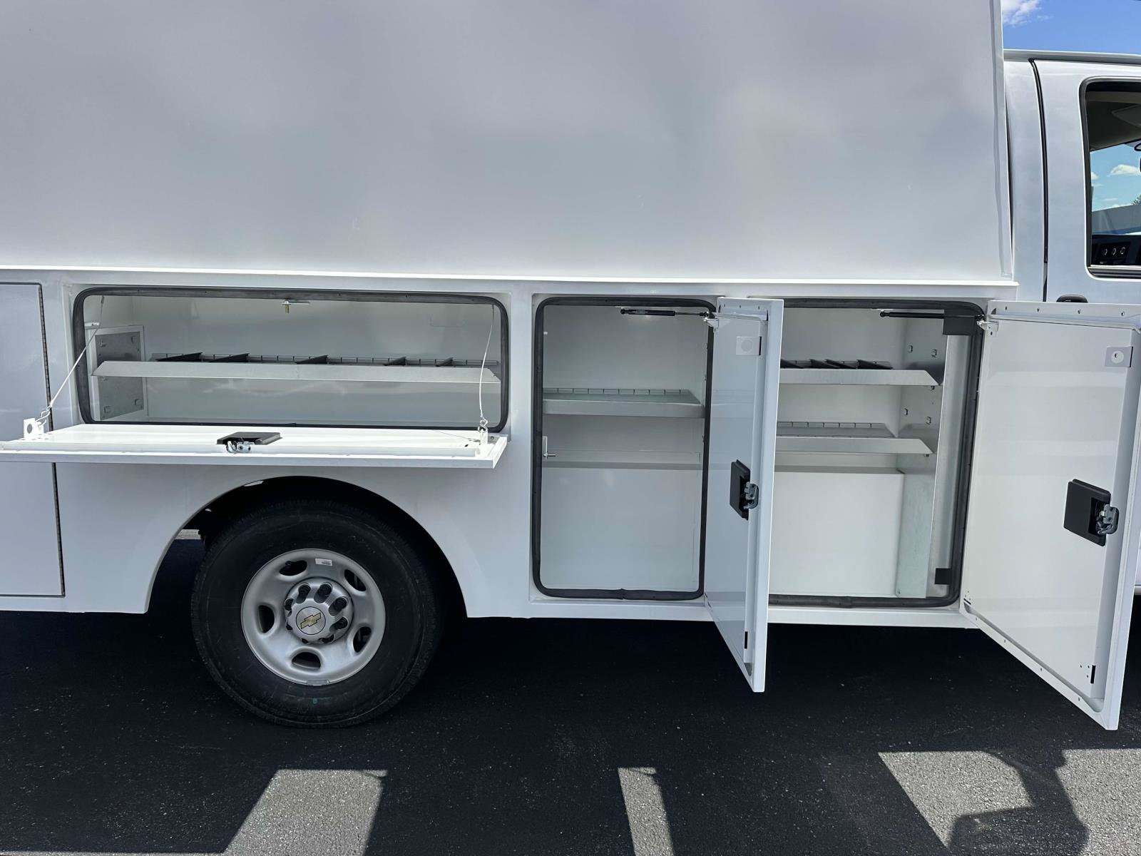 New 2024 Chevrolet Express 3500 w/ Power Convenience Package RWD image 12