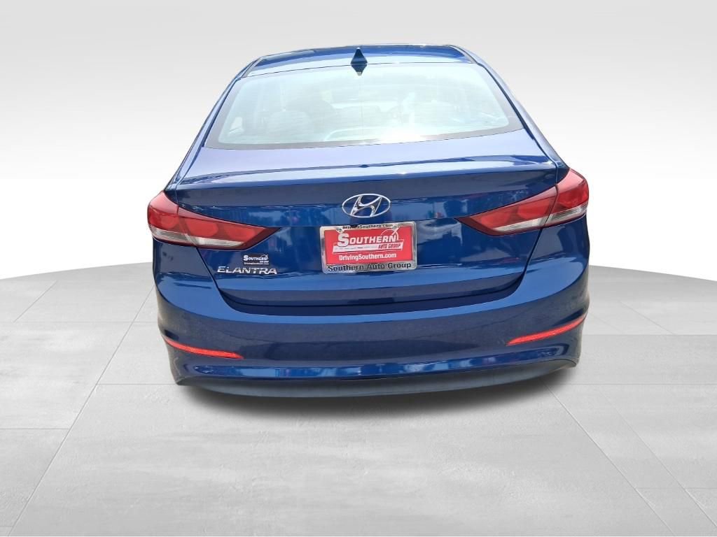 Used 2017 Hyundai Elantra SE image 3
