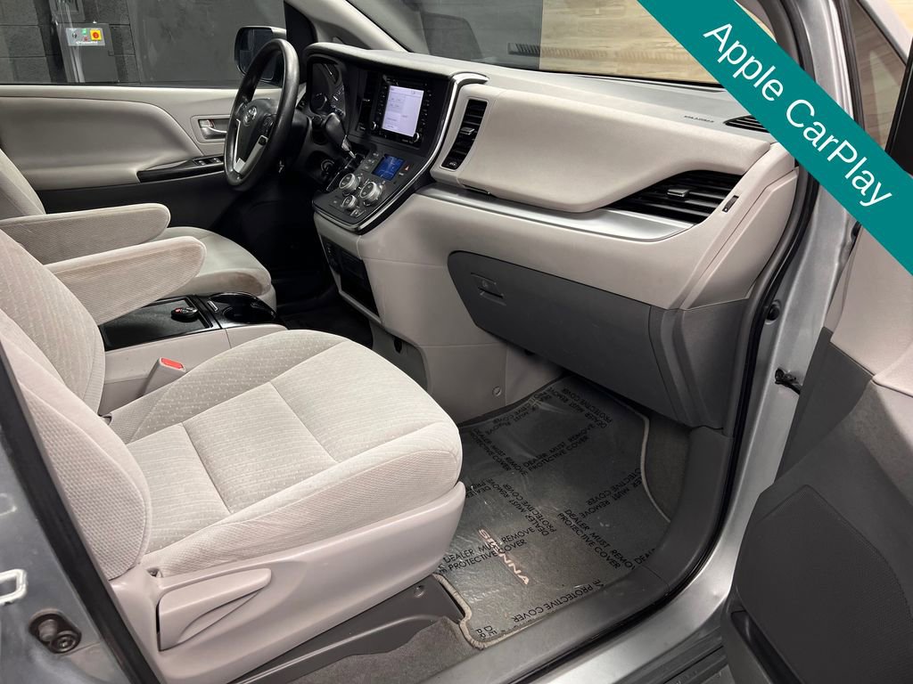 Used 2019 Toyota Sienna LE FWD image 8