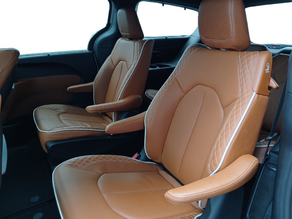 New 2026 Chrysler Pacifica Pinnacle FWD image 22