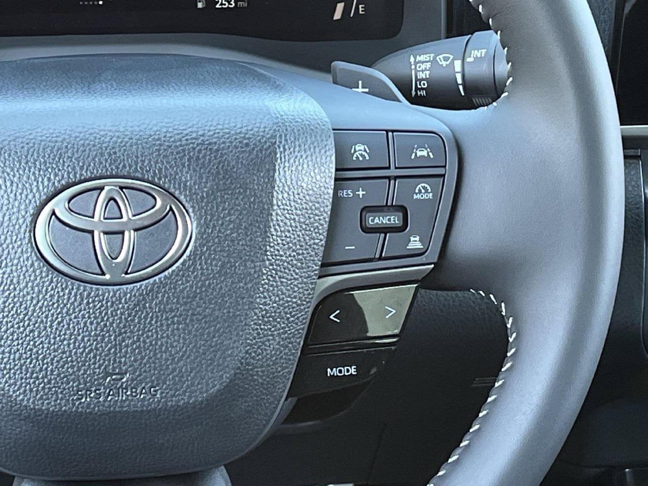 Used 2026 Toyota Camry SE w/ Convenience Package FWD image 14