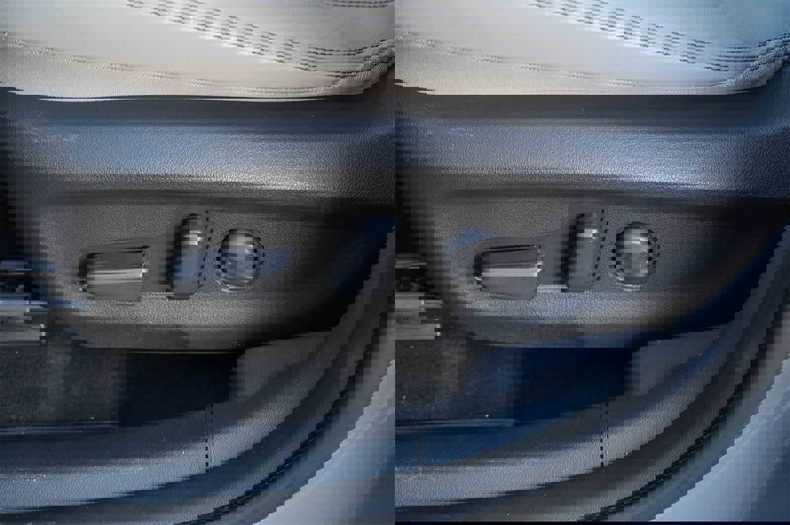 Used 2022 Hyundai Kona Limited image 18