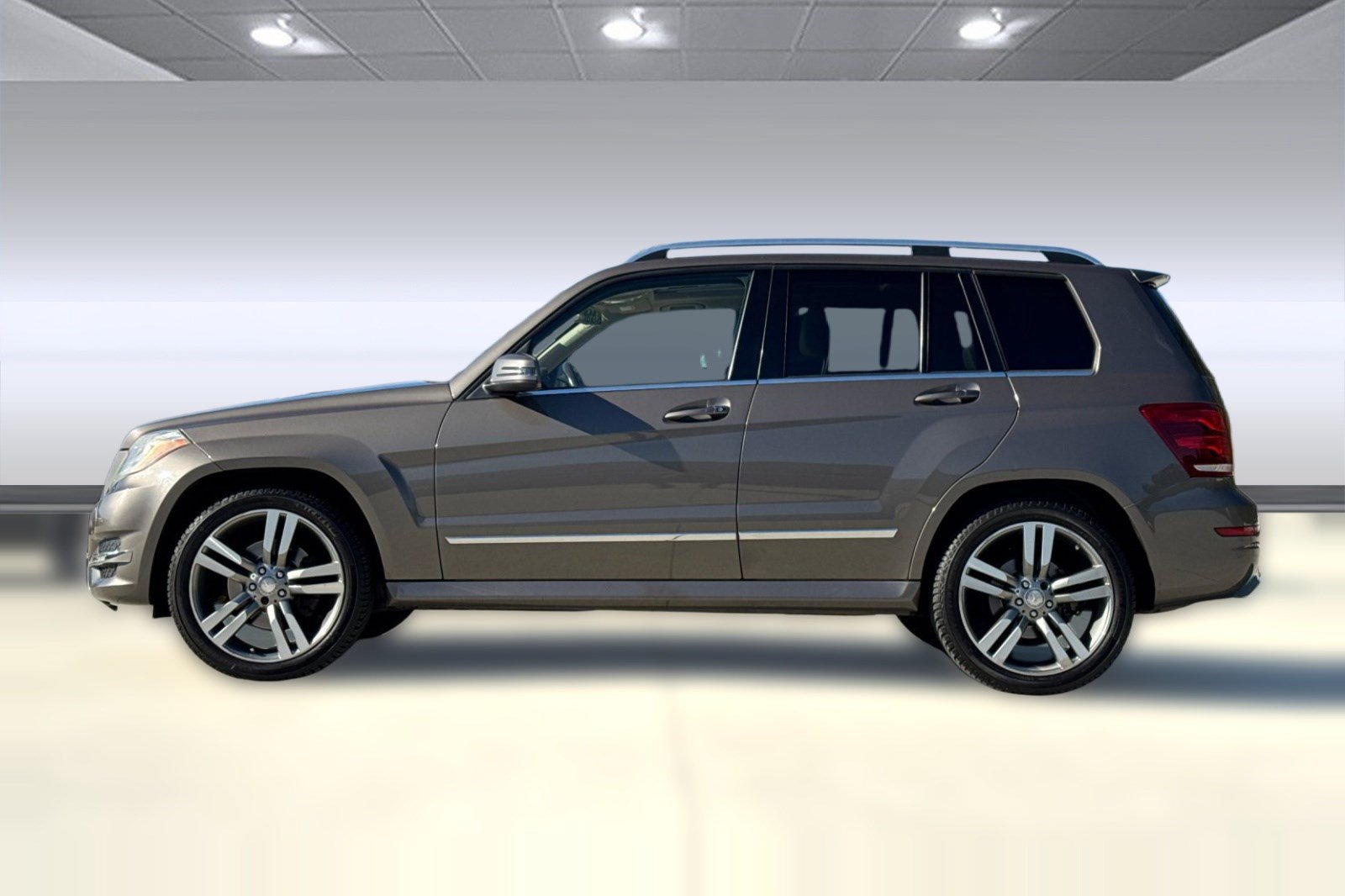 Used 2013 Mercedes-Benz GLK 350 4MATIC image 2