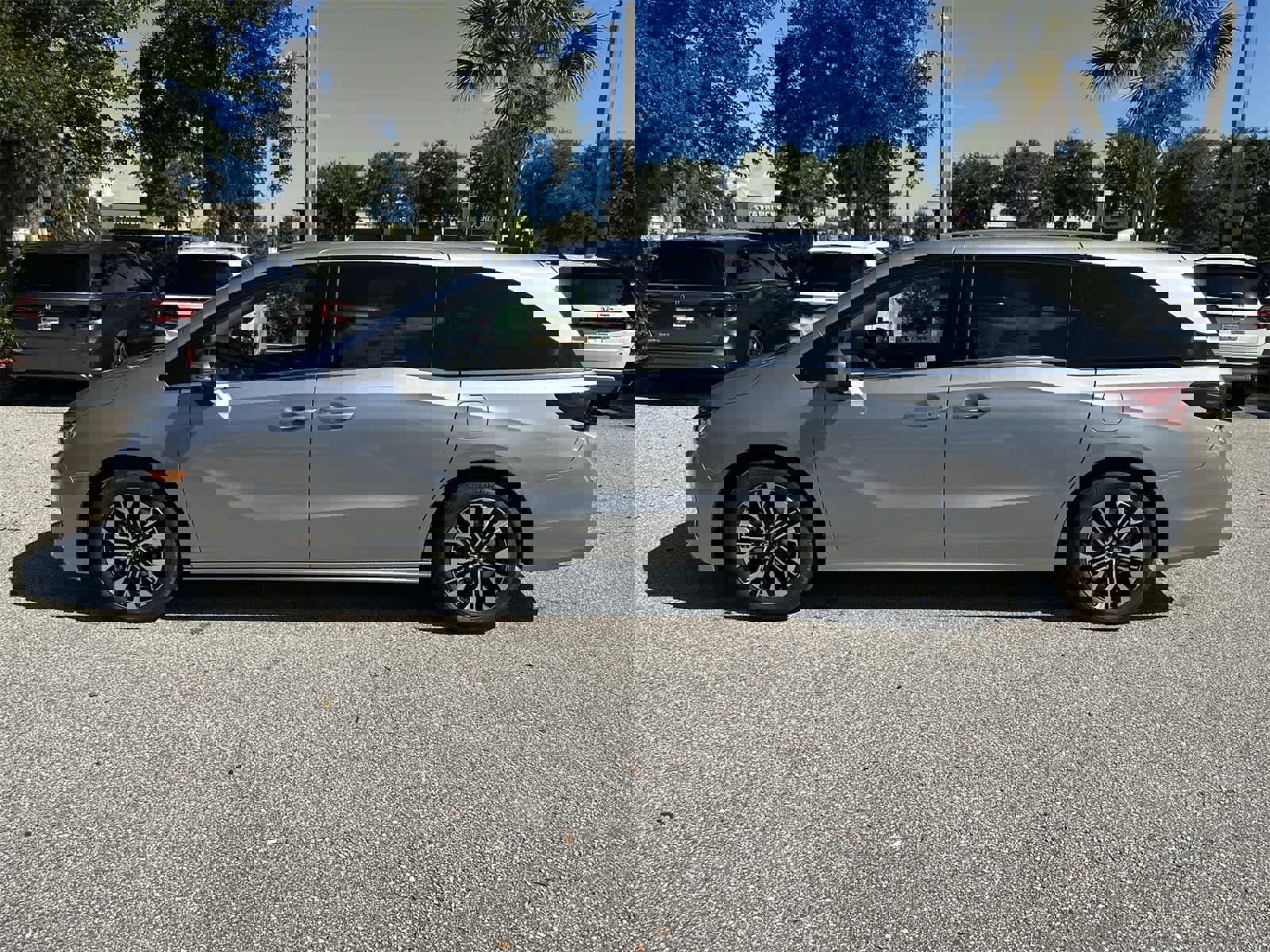 New 2026 Honda Odyssey Elite image 3