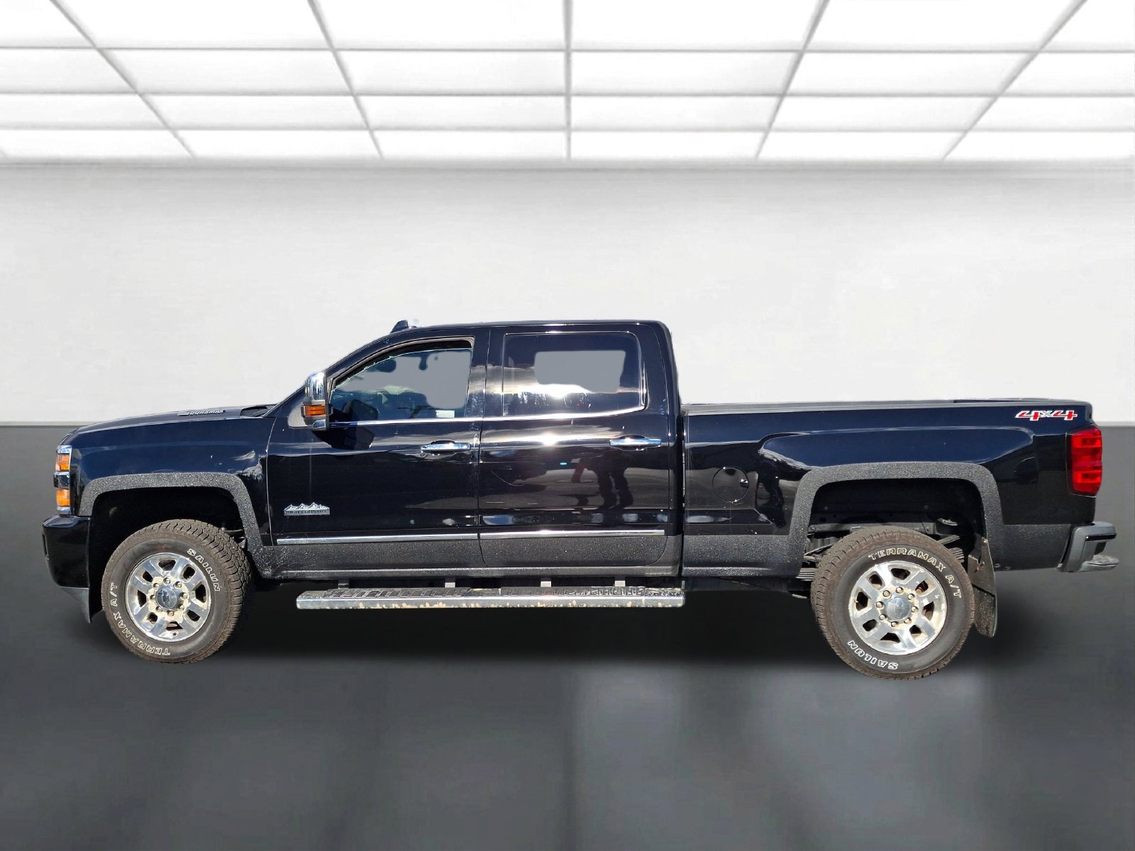 Used 2015 Chevrolet Silverado 3500 High Country AWD/4WD image 9