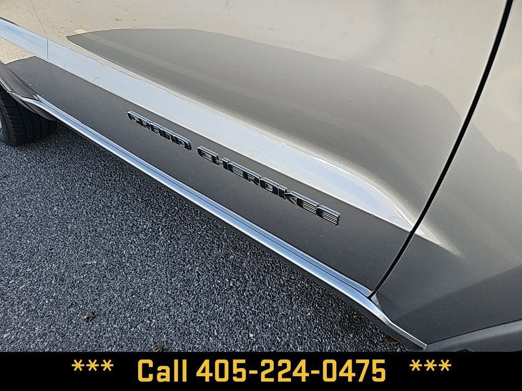 Used 2018 Jeep Grand Cherokee Overland w/ Jeep Active Safety Group image 7