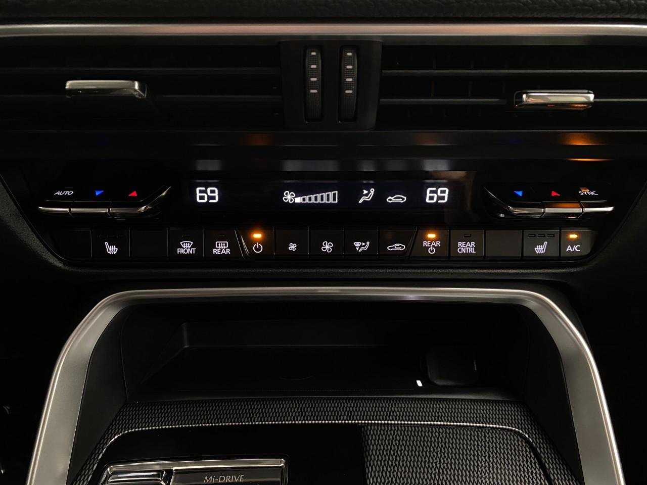 New 2025 MAZDA CX-90 Plug-In Hybrid w/Premium Sport AWD/4WD image 24