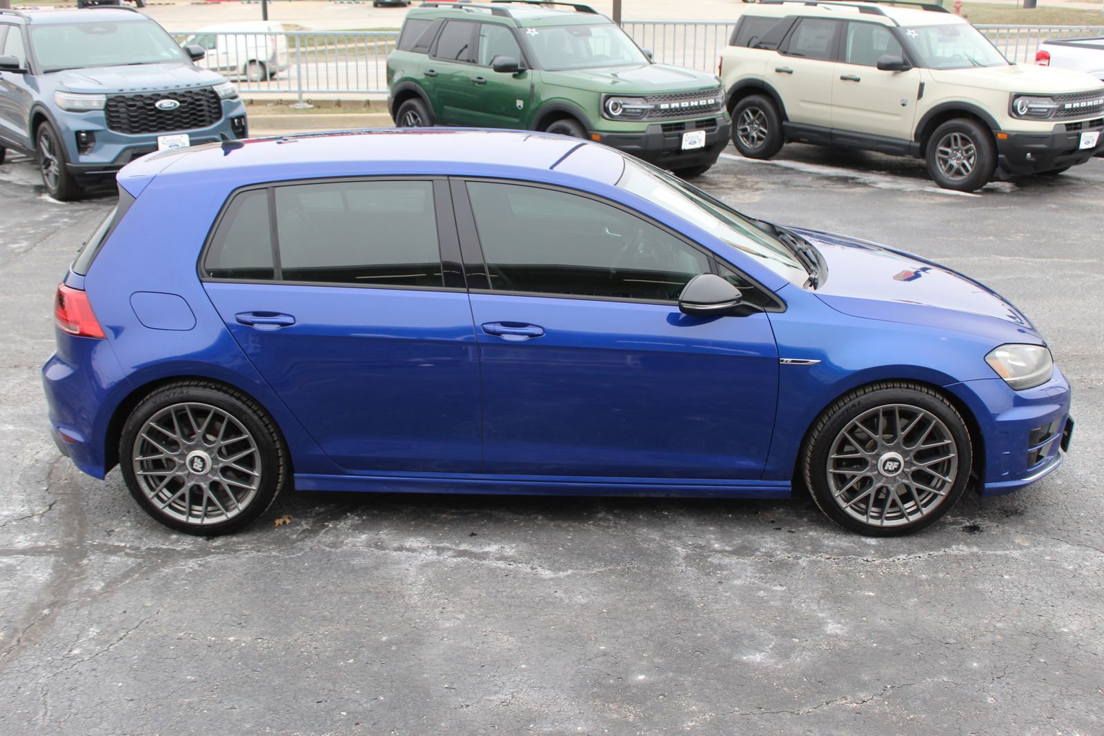 Used 2015 Volkswagen Golf R R image 9