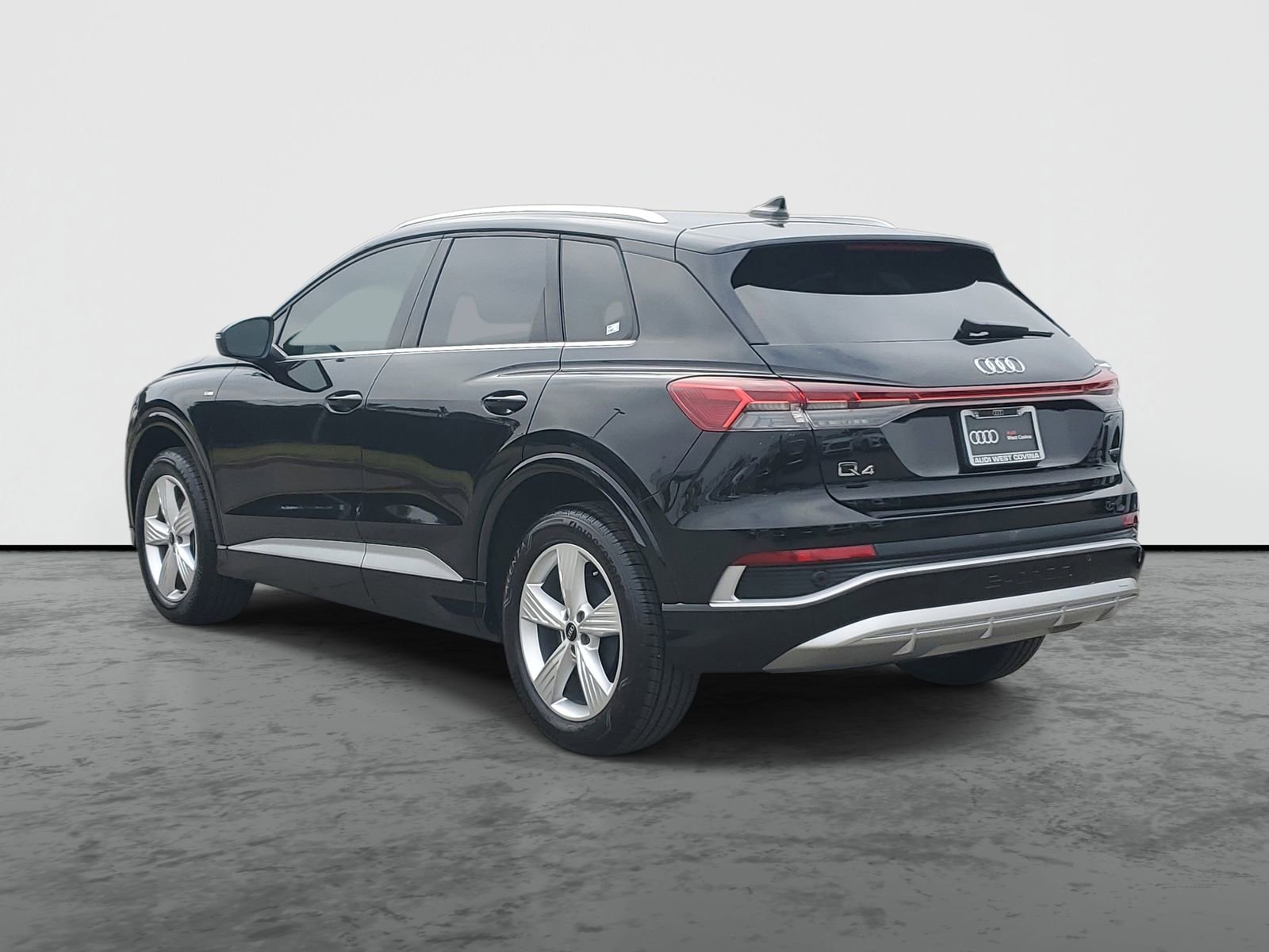 Used 2023 Audi Q4 e-tron Premium w/ Convenience Package AWD/4WD image 3