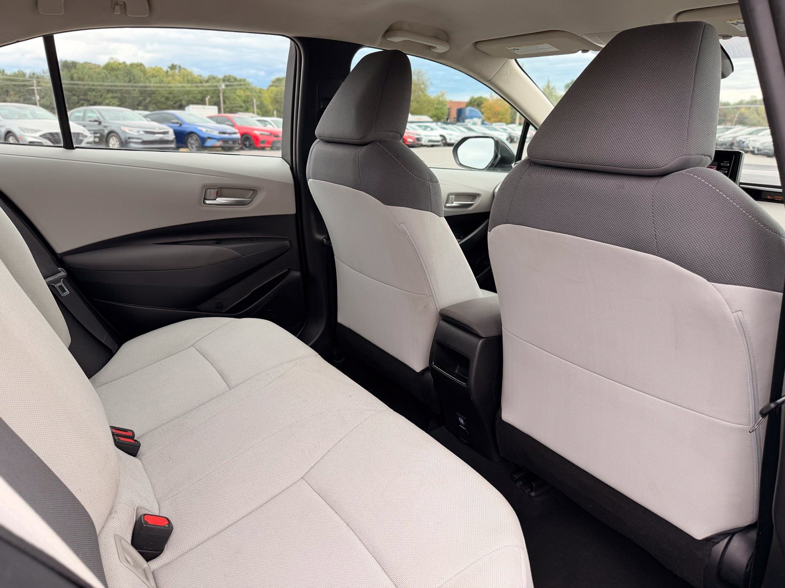 Used 2020 Toyota Corolla L FWD image 19