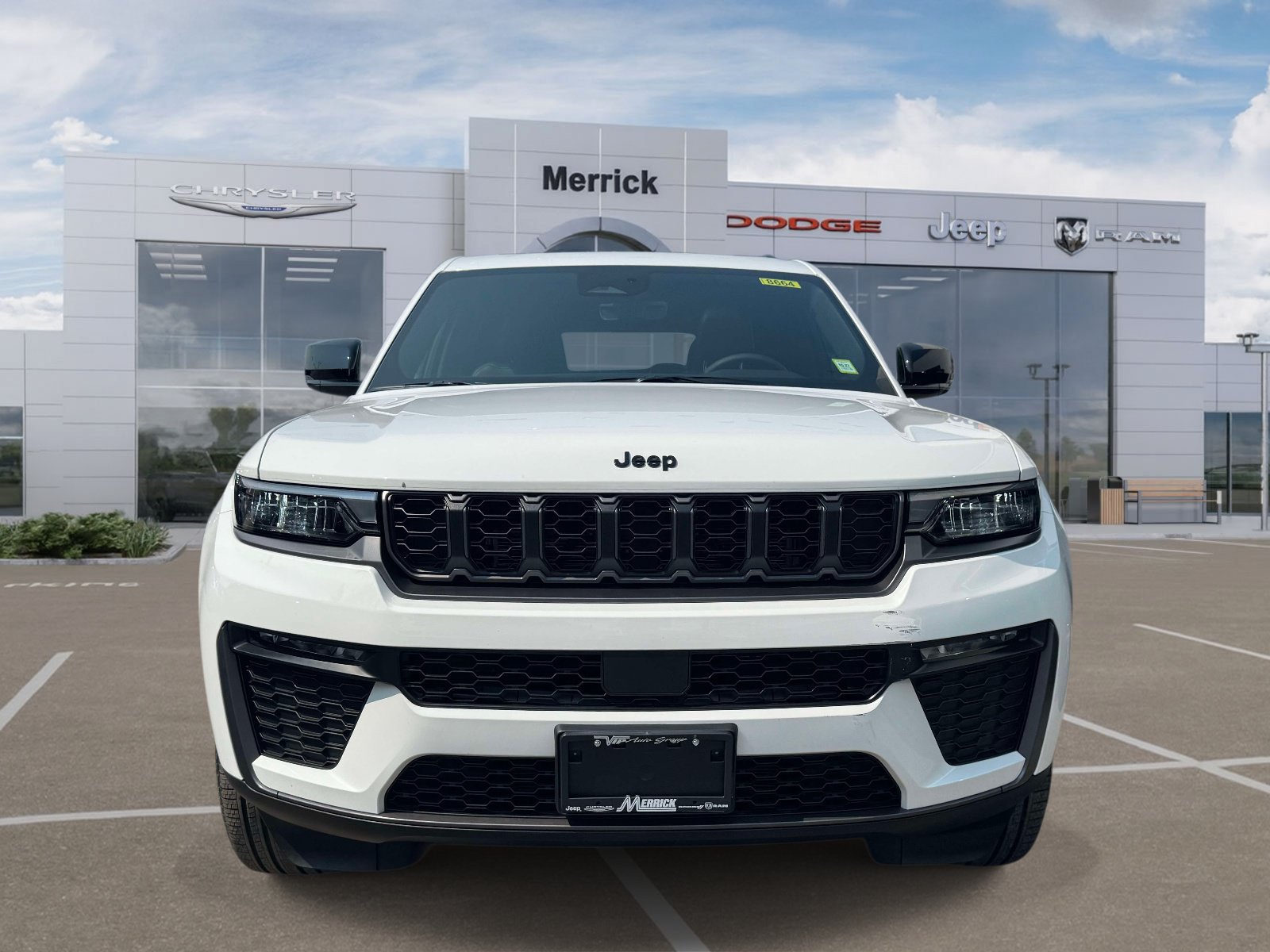 Used 2026 Jeep Grand Cherokee L Limited w/ Limited Altitude Package AWD/4WD video 3