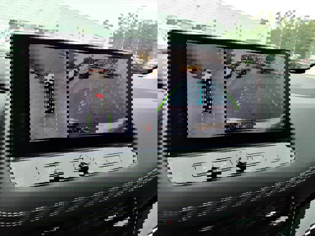 Used 2024 Nissan Rogue SL image 10