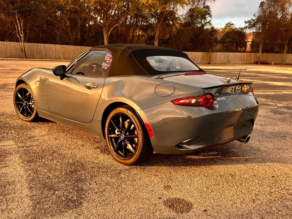 Used 2021 MAZDA MX-5 Miata Club image 5