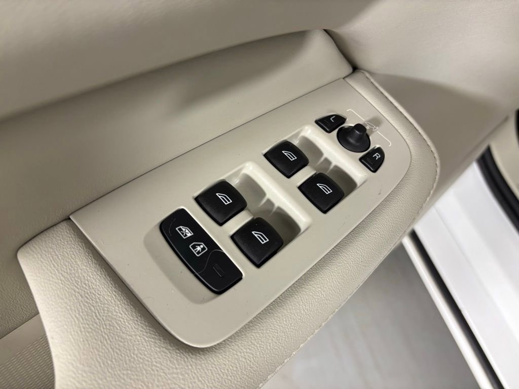 Used 2024 Volvo S60 T8 Ultimate w/ Climate Package image 15