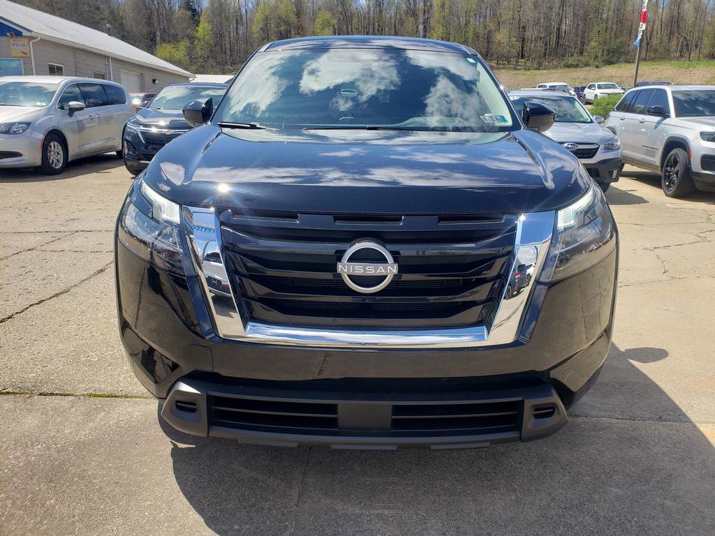 Used 2025 Nissan Pathfinder S image 9