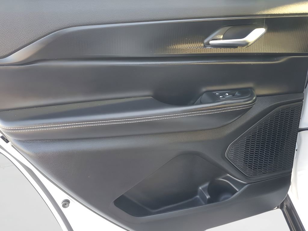 Used 2025 Jeep Grand Cherokee L Laredo image 42