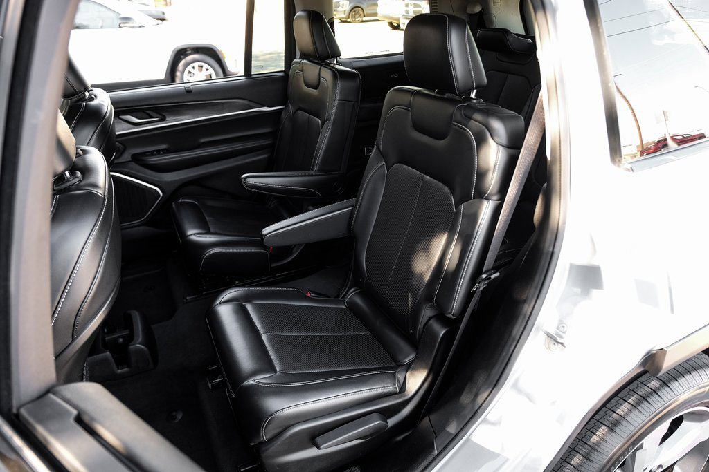 Used 2021 Jeep Grand Cherokee L Limited w/ Luxury Tech Group II image 50