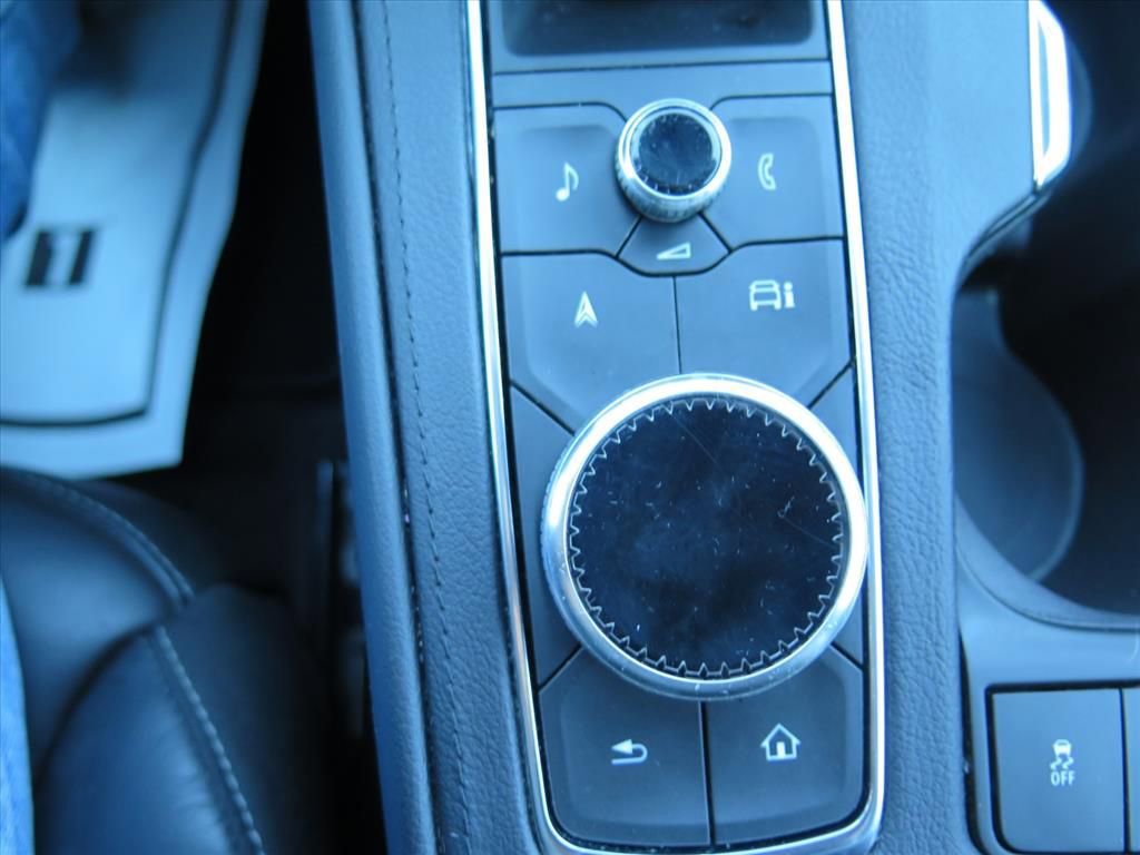 Used 2024 Cadillac XT4 Premium Luxury image 13