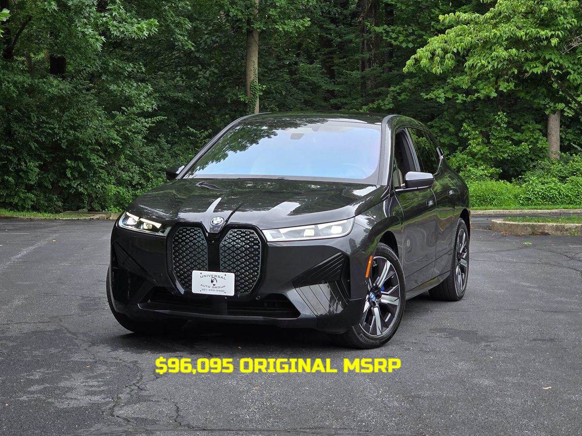 Used 2024 BMW iX xDrive50 w/ Sport Package AWD/4WD image 1