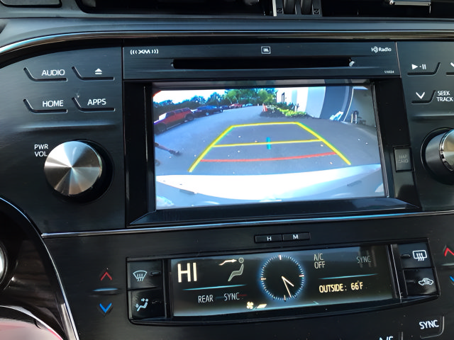 Used 2015 Toyota Avalon Limited w/ Technology Package FWD image 20
