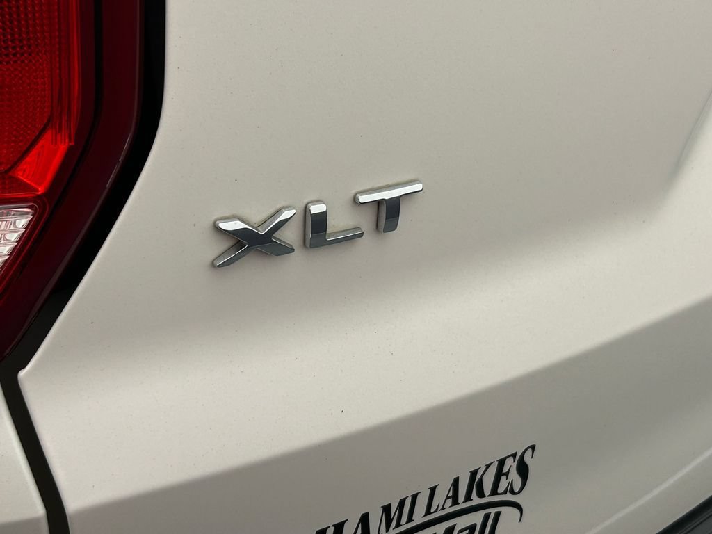 Used 2018 Ford Explorer XLT w/ Equipment Group 202A FWD image 36