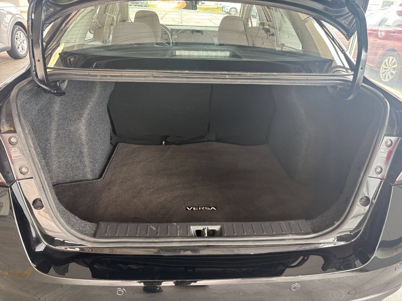 Used 2025 Nissan Versa SV FWD image 29