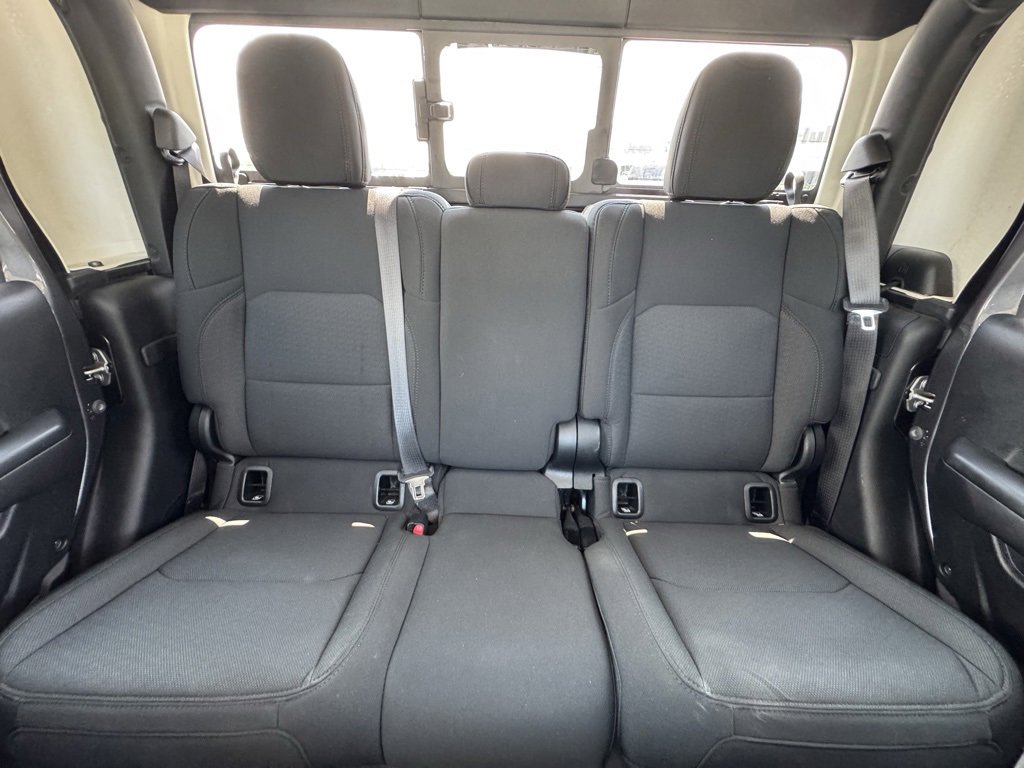 Used 2021 Jeep Gladiator Willys image 16