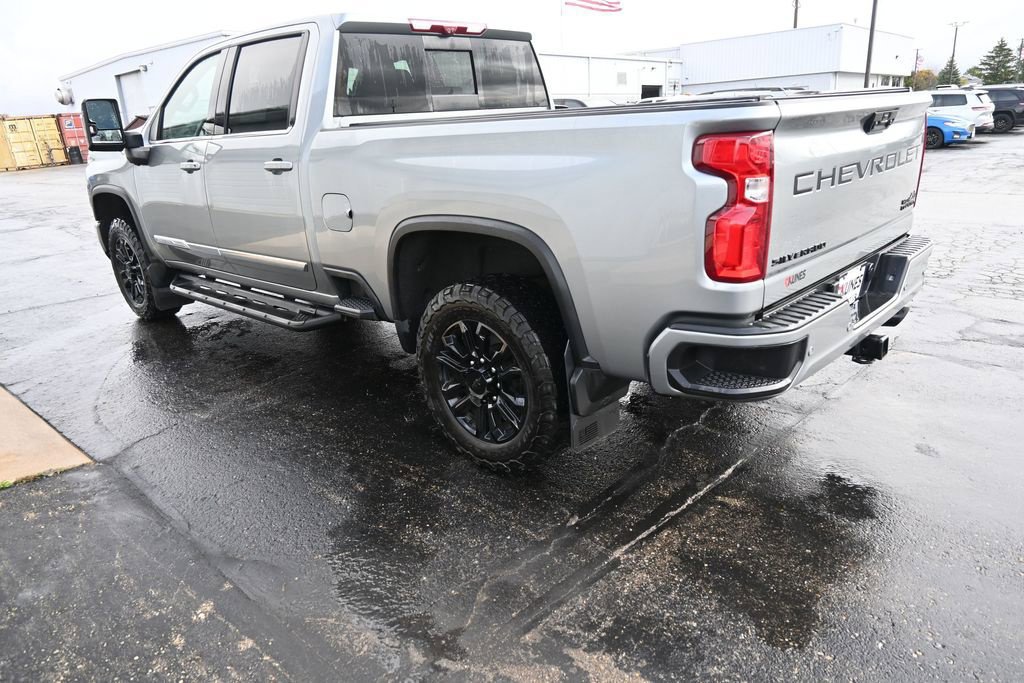 Used 2024 Chevrolet Silverado 2500 High Country w/ Technology Package AWD/4WD image 11