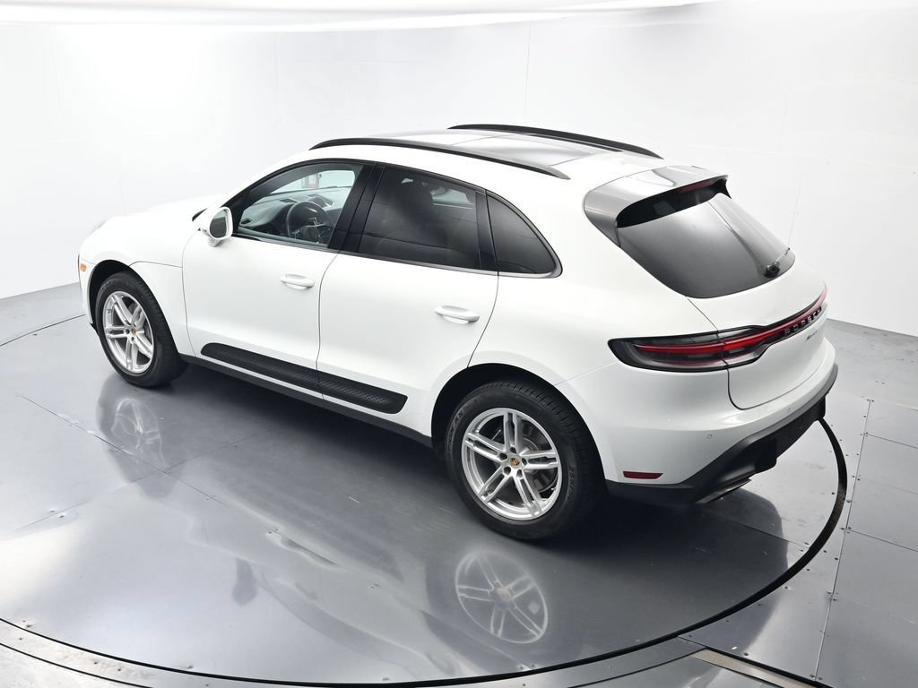 Certified 2022 Porsche Macan AWD/4WD image 35