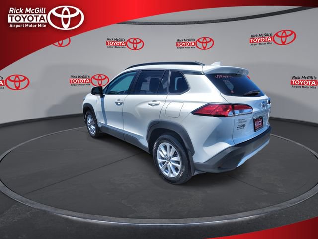 Used 2024 Toyota Corolla Cross LE FWD image 6