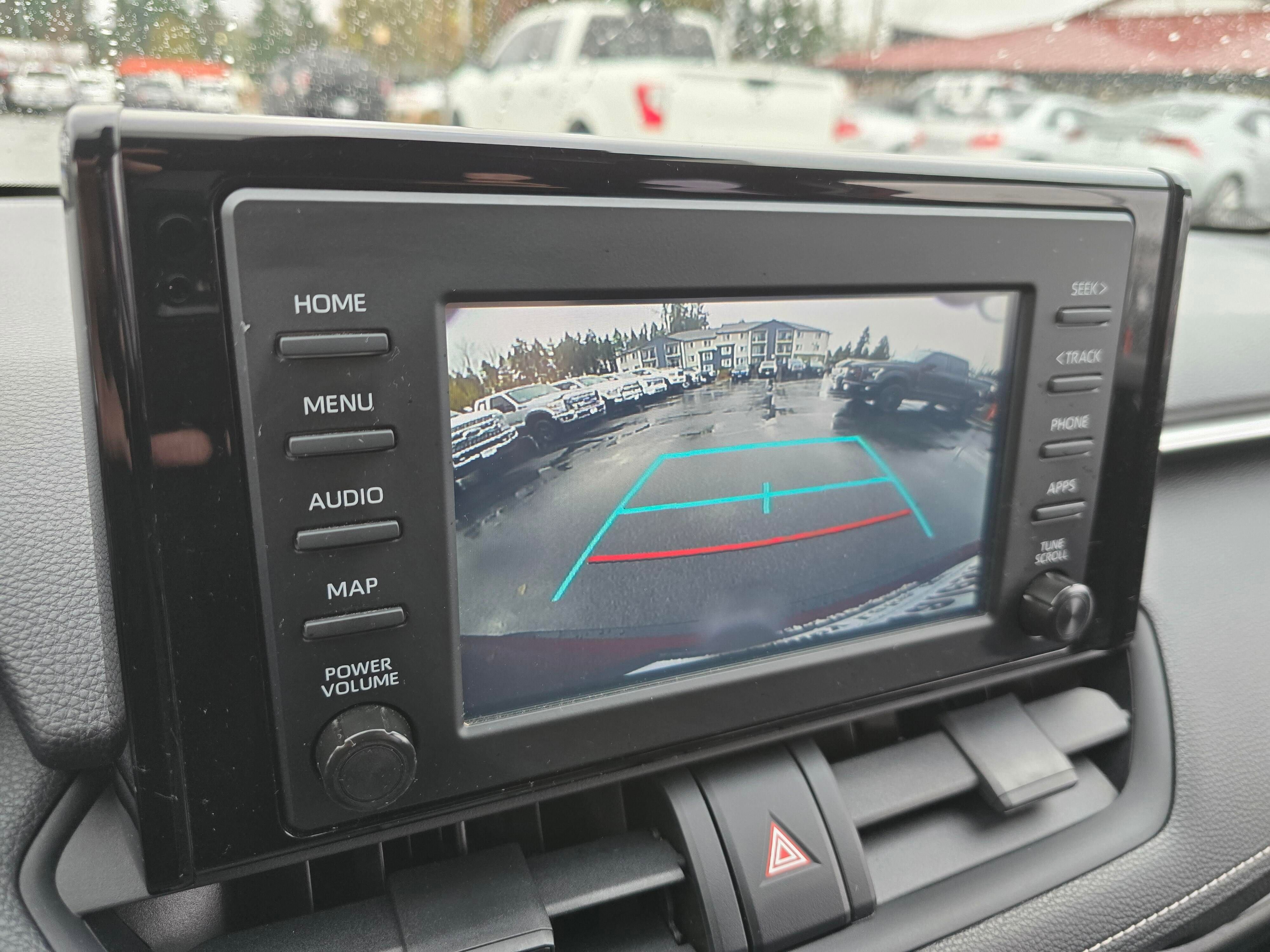 Used 2019 Toyota RAV4 LE image 16